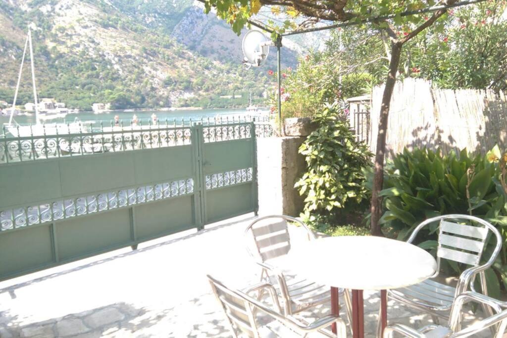 Garden Apartment- Near Sea 2 Dobrota Kültér fotó